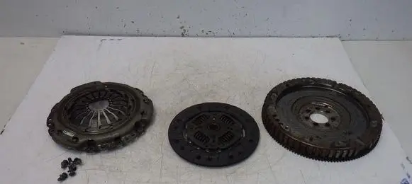Renault Clio IV Clutch set kit 302057404R