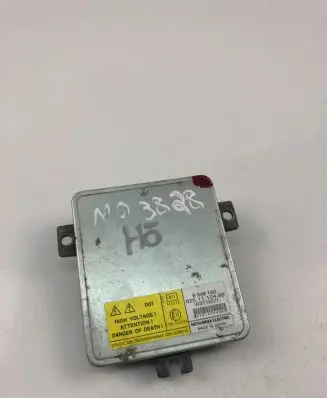 Volvo V70 Xenon control unit/module 6948180