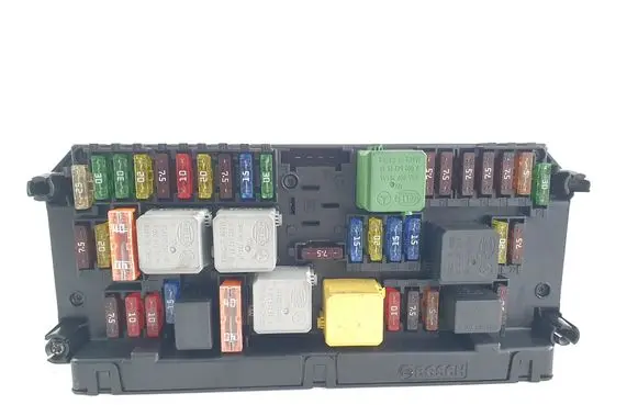 Mercedes-Benz C W204 Fuse module A2129003514 A2129015204 A2129020706