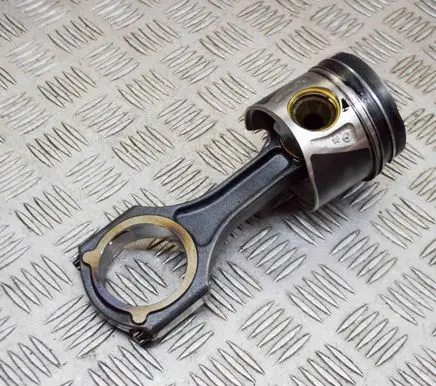 Mercedes-Benz E W212 Piston A6510302017 A6510300020