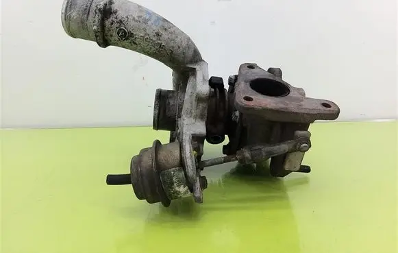 Opel Vivaro Turbo 7700105102C