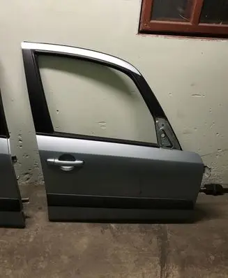 Suzuki SX4 Front door