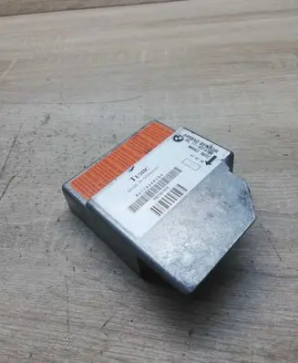 BMW 5 E39 Airbag control unit/module 8374799