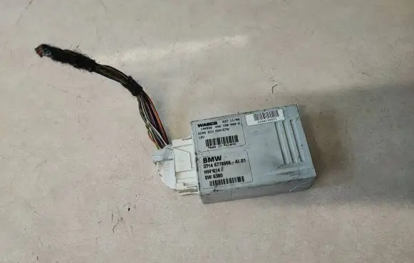 BMW X5 E70 Air suspension control unit module (rear) 6778966