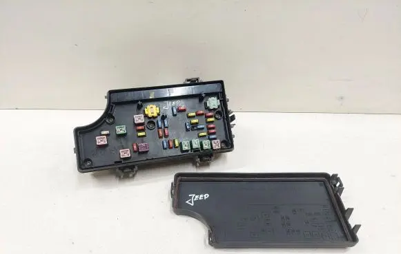 Jeep Compass BSM Control unit P04692207AE 5KG1F4L2
