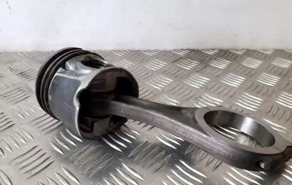 Infiniti EX Piston with connecting rod