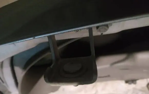 Tailgate/trunk/boot hinge