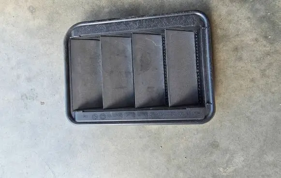 BMW 2 F44 Quarter panel pressure vent 9201647