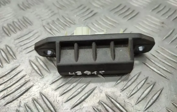 Toyota RAV 4 (XA50) Tailgate opening switch 15D355