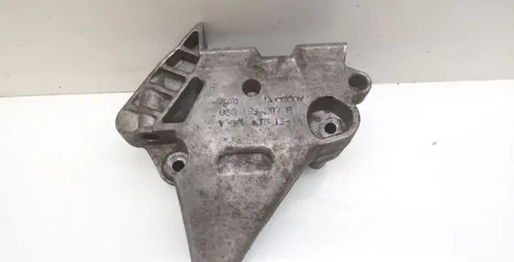 Volkswagen Touran I Engine mounting bracket 03G199207G