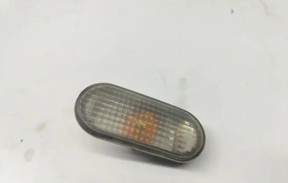 Volkswagen Golf IV Front fender indicator light 3B0949117C