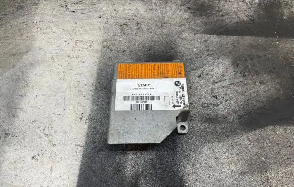 BMW 5 E39 Airbag control unit/module 778374799 8374799 77-8374799