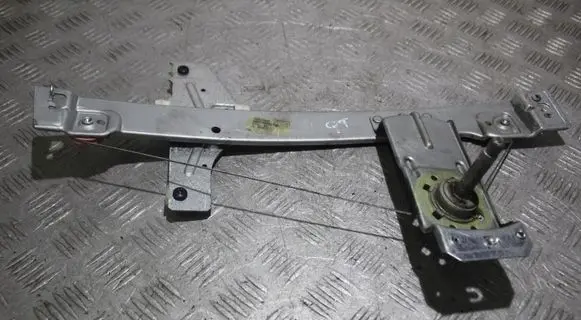 Rear door manual window regulator