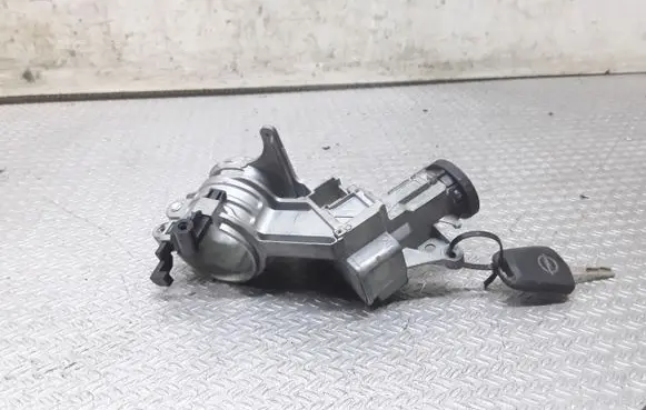 Opel Astra H Ignition lock N0501882