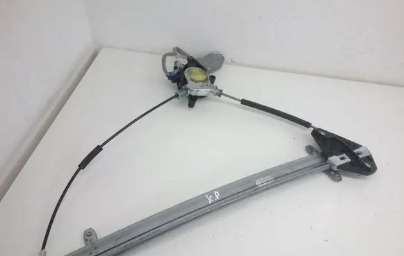 Honda CR-V Front door window regulator with motor