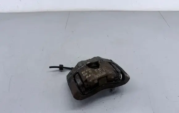 Volvo XC90 Front brake caliper 30657307