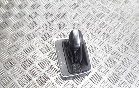Volkswagen Golf VII Gear shift switch/knob 5G1713203J 1021863