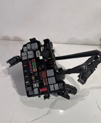Toyota Auris E180 Fuse module