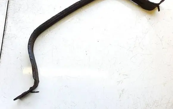 Peugeot 407 Fuel tank mounting bracket 