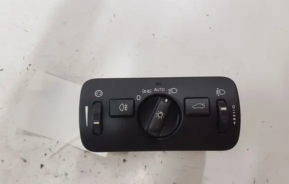 Volvo V40 Light switch 30739425