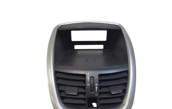 Peugeot 207 Radio/GPS head unit trim 9656992377 A1099815