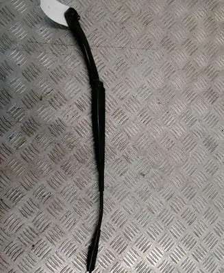 Ford Mustang VI Windshield/front glass wiper blade W000062863