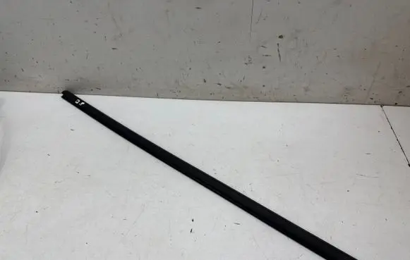 Volkswagen Multivan T7 Front door glass trim molding 7T0837477A