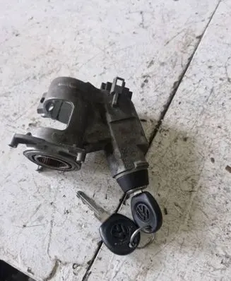 Volkswagen Golf III Ignition lock KLS92 VWLK101 357905851D