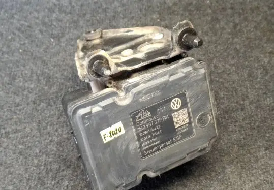 Skoda Octavia Mk2 (1Z) ABS Pump 1K0907379BK 1K0614517D