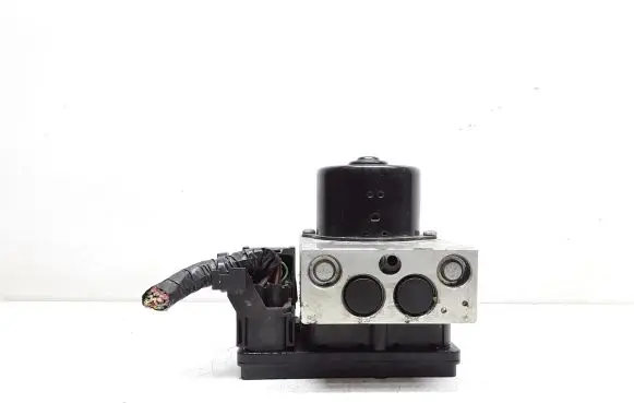 Volvo V70 ABS Pump P30793444 30793445