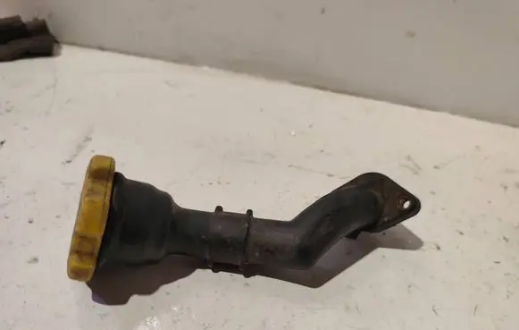 Subaru Impreza I Oil fill pipe