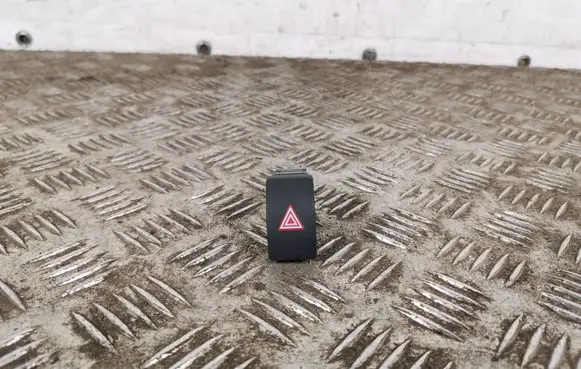 Toyota C-HR I Hazard light switch R15B424