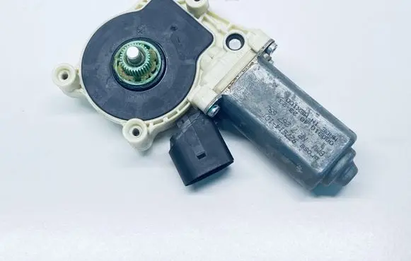 BMW X5 E70 Front door window regulator motor 7267692