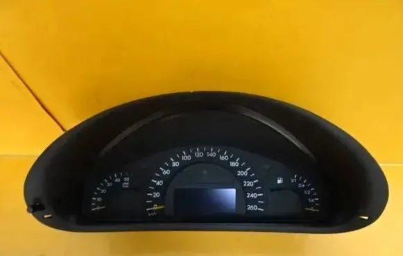 Mercedes-Benz C W203 Speedometer (instrument cluster) A2035403911