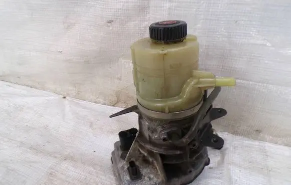 Opel Vivaro Power steering pump 
