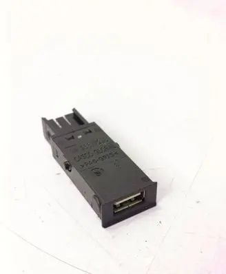 Opel Insignia A USB socket connector 13317918