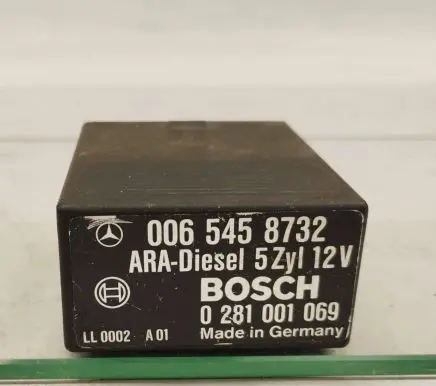Mercedes-Benz E W124 Other relay 0065458732 0281001069