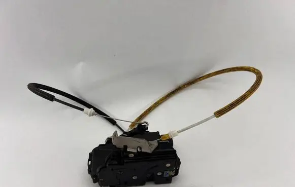 Audi A6 S6 C5 4B Rear door lock 4B0839016G PA66302