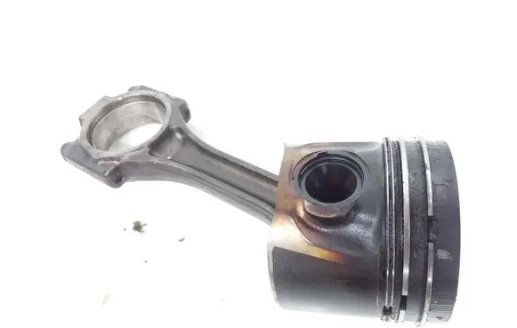 Volkswagen Touran I Piston with connecting rod
