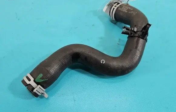Engine coolant pipe/hose