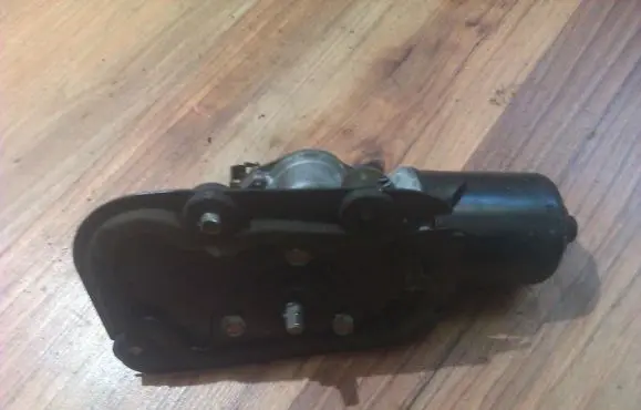 Mitsubishi Colt Wiper motor