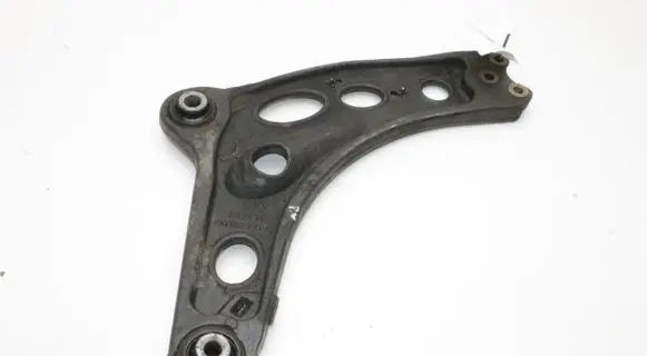 Nissan NV300 Front lower control arm/wishbone 8200688033