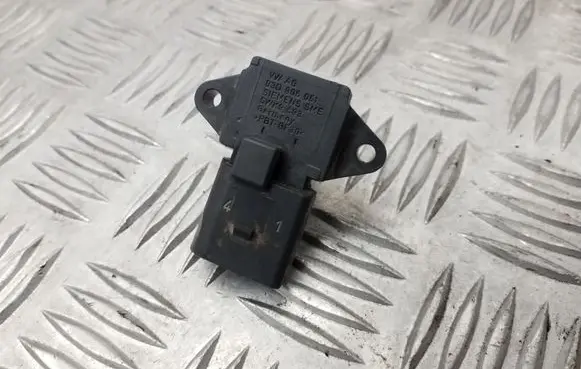 Volkswagen Fox Air pressure sensor 03D906051