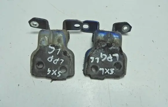 Suzuki SX4 Front door hinge set 