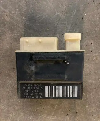 Glow plug pre-heat relay