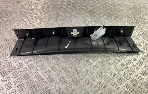 Mitsubishi Outlander Trunk/boot sill cover protection 7240A135