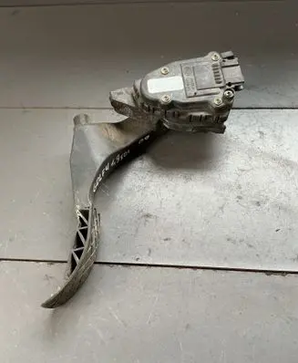Volkswagen Golf IV Accelerator throttle pedal 6PV00777001