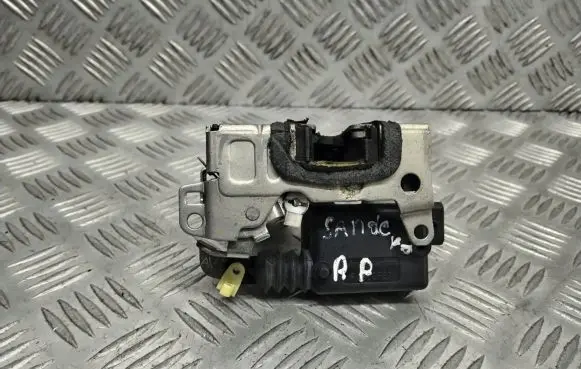 Dacia Sandero Front door lock