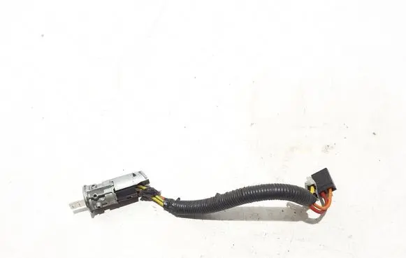 Renault Trafic II (X83) Ignition lock 7701475696