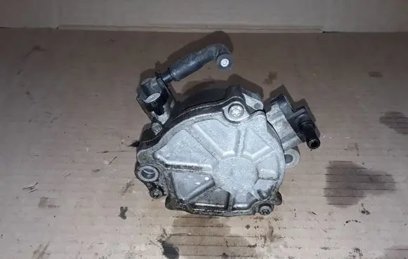 Ford Focus Vacuum pump 9804021880